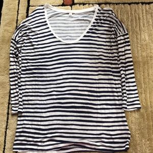 Gap Maternity Blue/White Top Size Medium